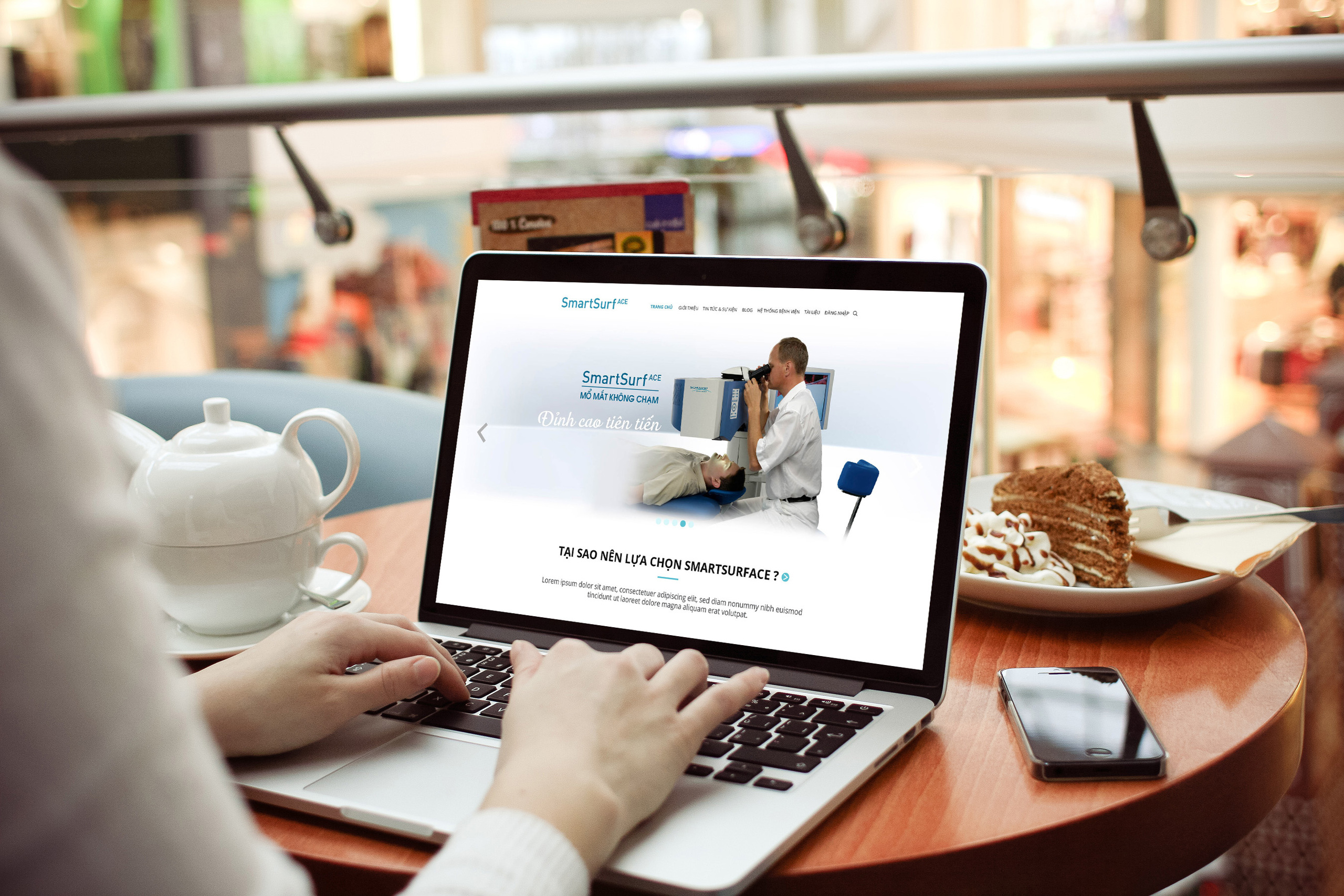 Layout Website SmartSurfACE- Công nghệ mổ mắt không chạm